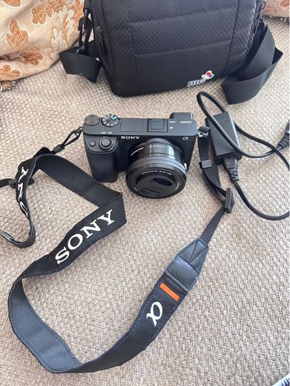 กล้อง DSLR ไม่กันน้ำ ขายกล้อง​ Sony​A6400​  เลนส์​ Kit  ใช้น้อยสภาพดี 
