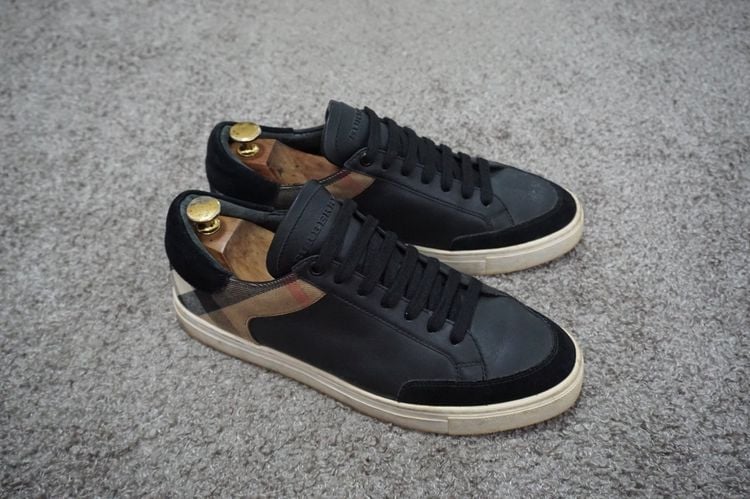 BURBERRY Sneakers Size 40