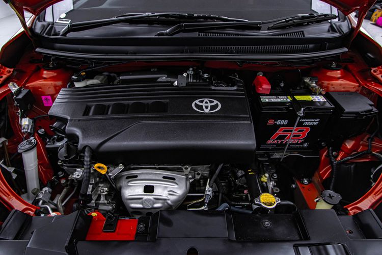 Toyota Yaris 2016 1.2 TRD Sportivo Sedan เบนซิน เกียร์อัตโนมัติ ส้ม รูปที่ 4