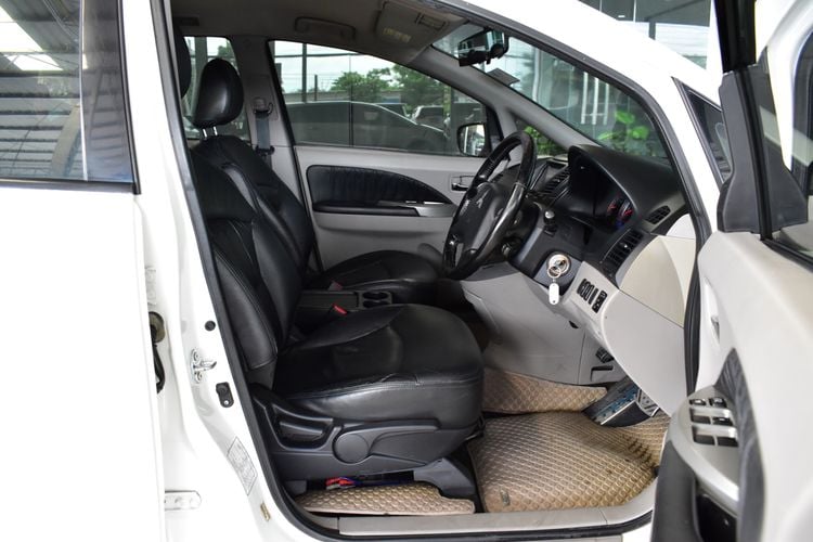 Mitsubishi Space Wagon 2012 2.4 GT Utility-car เบนซิน ไม่ติดแก๊ส เกียร์อัตโนมัติ ขาว รูปที่ 3