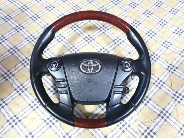 พวงมาลัยลายไม้หนังแท้ airbag ปุ่มมัลติฟังก์ชั่นซ้าย-ขวา Cruise control ใช้กับ Toyota Fortuner Revo Vigo 