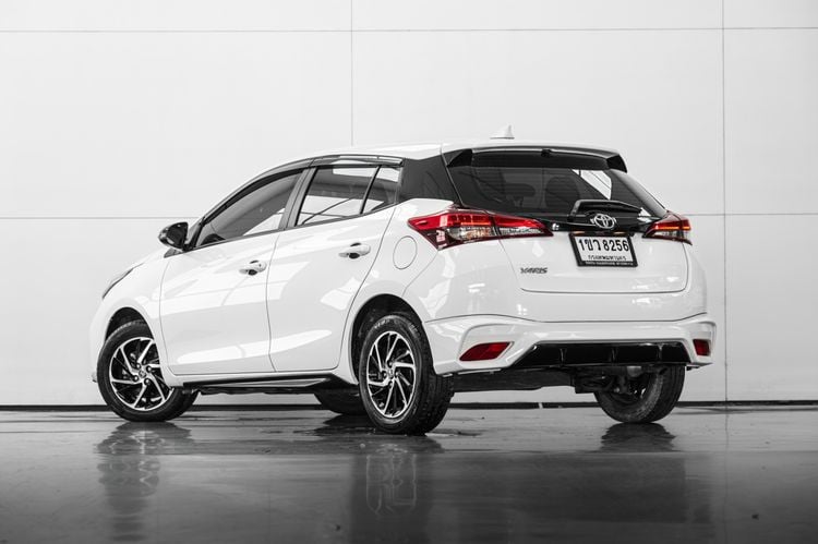Toyota Yaris 2020 1.2 Sport Premium Sedan เบนซิน ไม่ติดแก๊ส เกียร์อัตโนมัติ ขาว รูปที่ 4