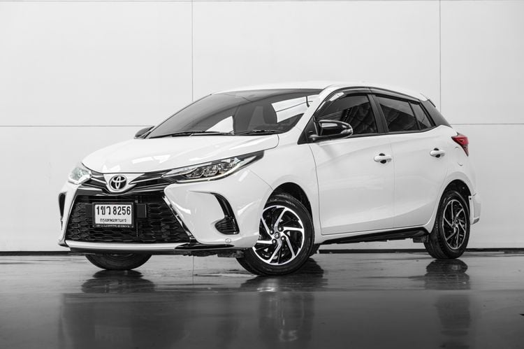 Toyota Yaris 2020 1.2 Sport Premium Sedan เบนซิน ไม่ติดแก๊ส เกียร์อัตโนมัติ ขาว รูปที่ 2