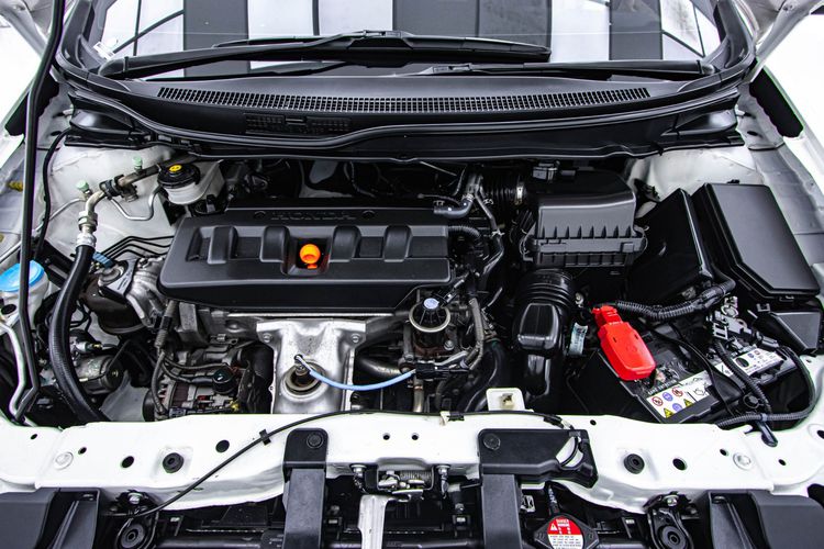 Honda Civic 2013 1.8 E i-VTEC Sedan เบนซิน เกียร์อัตโนมัติ ขาว รูปที่ 4