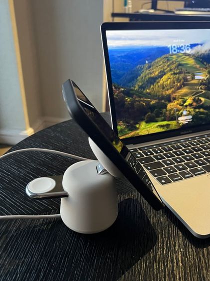 3-in-1 Wireless Charging Stand with Magnetic MagSafe