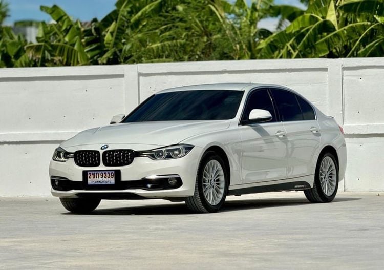 BMW Series 3 2018 320d Sedan ดีเซล ไม่ติดแก๊ส เกียร์อัตโนมัติ ขาว รูปที่ 1