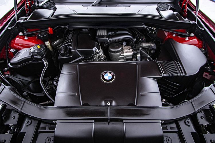 BMW X1 2012 2.0 sDrive18i Utility-car เบนซิน ไม่ติดแก๊ส เกียร์อัตโนมัติ แดง รูปที่ 3