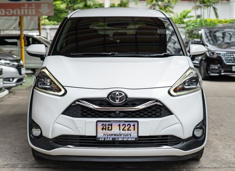 Toyota Sienta 2021 1.5 V Utility-car เบนซิน ไม่ติดแก๊ส เกียร์อัตโนมัติ ขาว