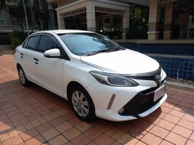 Toyota Vios 2016 1.5 E Sedan เบนซิน ไม่ติดแก๊ส เกียร์อัตโนมัติ ขาว รูปที่ 2