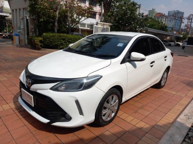 Toyota Vios 2016 1.5 E Sedan เบนซิน ไม่ติดแก๊ส เกียร์อัตโนมัติ ขาว รูปที่ 3