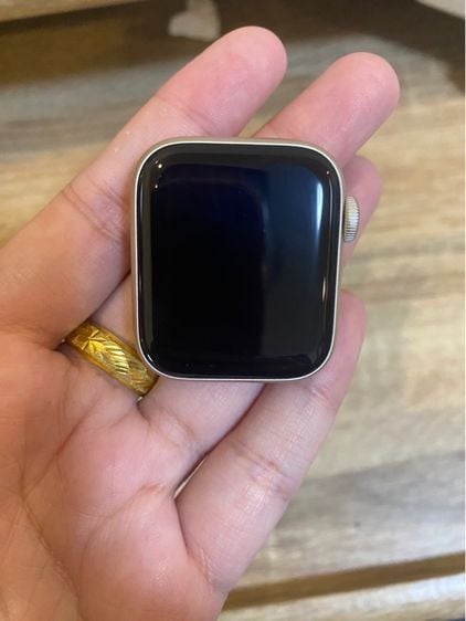 ไทเทเนียม โรสโกลด์ Apple Watch SE GPS(40mm.) Starlight