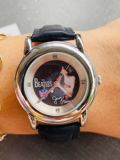 นาฬิกาที่ระลึกของใหม่เก่าเก็บThe Beatles guitar-shaped wooden case รูปที่ 7