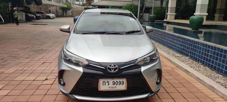 Toyota Yaris ATIV 2017 1.2 E Sedan เบนซิน ไม่ติดแก๊ส เกียร์อัตโนมัติ เทา รูปที่ 1