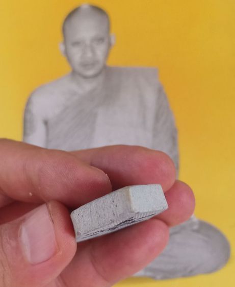 พระขุนแผนพรายโลงลั่น หลวงพ่อชำนาญ อุตตมปัญโญ ออกที่วัดบางกุฏีทอง จ.ปทุมธานี (ปัจจุบันเป็นเจ้าอาวาสวัดชินวราราม วรวิหาร ในราชทินนาม ท่านเจ้าคุณพระมงคลวโรปการ) รูปที่ 6