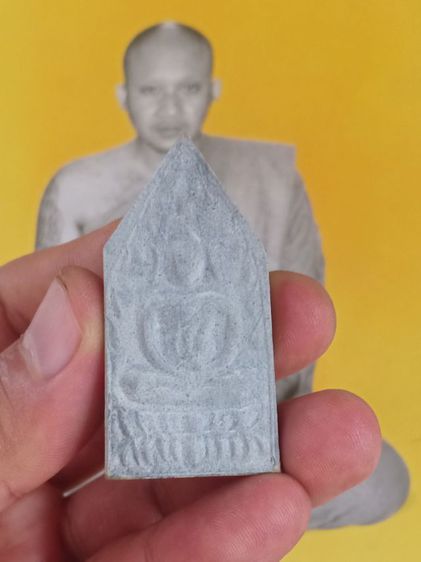 พระขุนแผนพรายโลงลั่น หลวงพ่อชำนาญ อุตตมปัญโญ ออกที่วัดบางกุฏีทอง จ.ปทุมธานี (ปัจจุบันเป็นเจ้าอาวาสวัดชินวราราม วรวิหาร ในราชทินนาม ท่านเจ้าคุณพระมงคลวโรปการ) รูปที่ 2