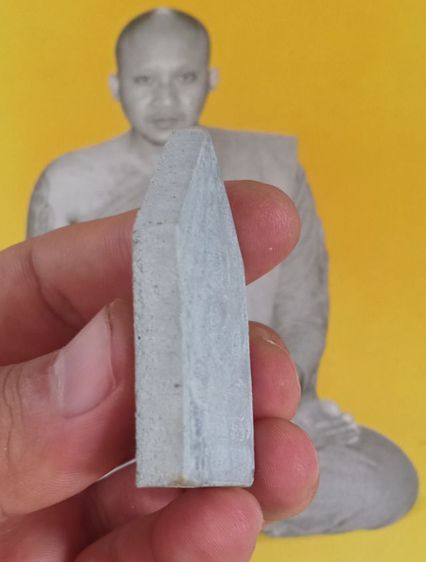 พระขุนแผนพรายโลงลั่น หลวงพ่อชำนาญ อุตตมปัญโญ ออกที่วัดบางกุฏีทอง จ.ปทุมธานี (ปัจจุบันเป็นเจ้าอาวาสวัดชินวราราม วรวิหาร ในราชทินนาม ท่านเจ้าคุณพระมงคลวโรปการ) รูปที่ 8