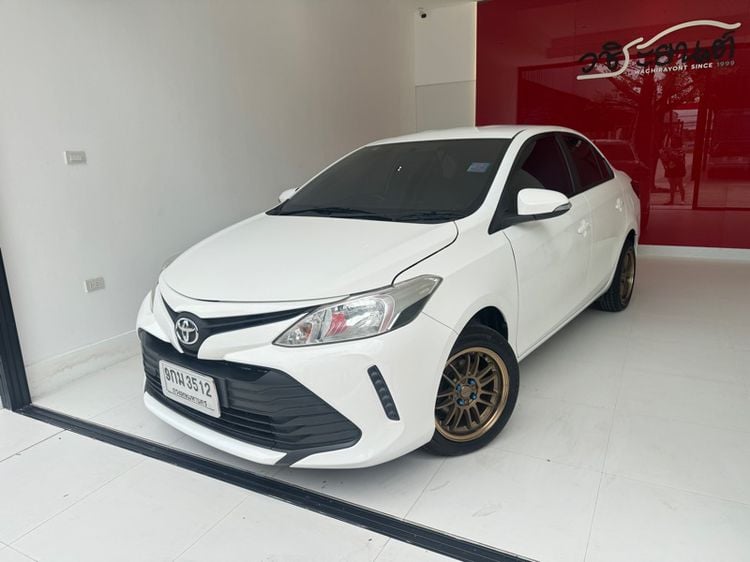 Toyota Vios 2020 1.5 Entry Sedan เบนซิน ไม่ติดแก๊ส เกียร์อัตโนมัติ ขาว รูปที่ 1