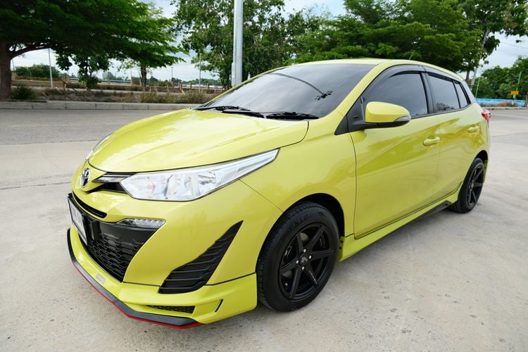 Toyota Yaris 2018 1.2 E Sedan เบนซิน ไม่ติดแก๊ส เกียร์อัตโนมัติ เหลือง รูปที่ 3