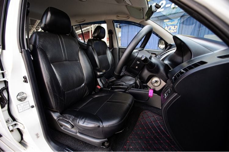Mitsubishi Triton 2014 2.4 Plus Pickup เบนซิน ไม่ติดแก๊ส เกียร์ธรรมดา ขาว รูปที่ 4