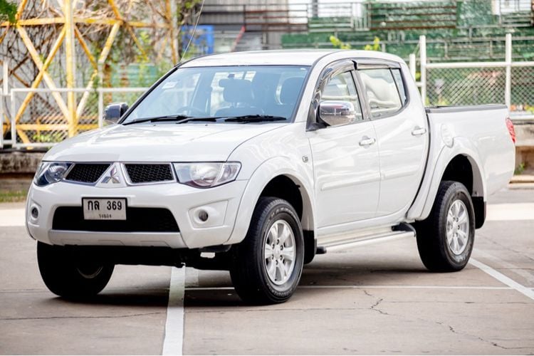 Mitsubishi Triton 2014 2.4 Plus Pickup เบนซิน ไม่ติดแก๊ส เกียร์ธรรมดา ขาว