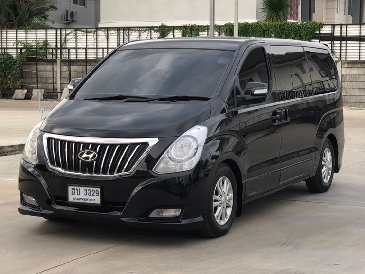 Hyundai H-1  2012 2.5 Deluxe Van ดีเซล ไม่ติดแก๊ส เกียร์อัตโนมัติ ดำ รูปที่ 1