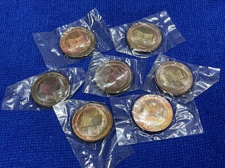 เหรียญทองแดง ร.๕ ที่ระลึกครบรอบ ๑๐๐ ปี วันสถาปนาสภากาชาดไทย และ การสร้าง ตึกนวมินทราชินี โรงพยาบาลจุฬาลงกรณ์ ปี 2536 รูปที่ 15