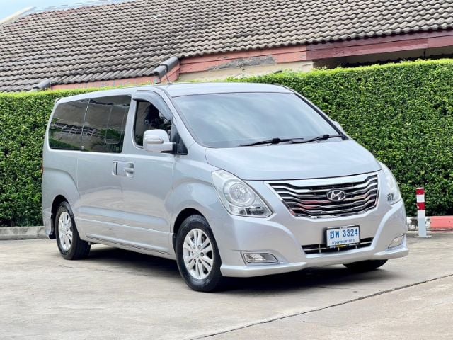 Hyundai H-1  2012 2.5 Deluxe Van ดีเซล ไม่ติดแก๊ส เกียร์อัตโนมัติ เทา