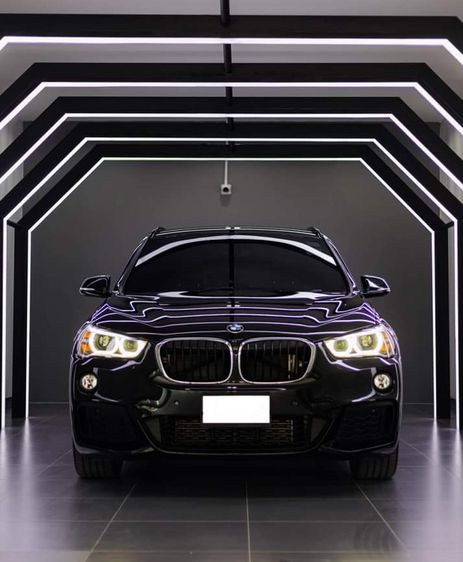 รถ BMW X1 2.0 sDrive20d M Sport สี ดำ