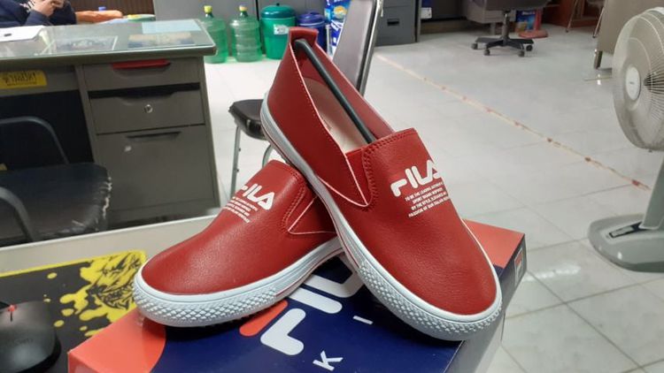 แดง รองเท้าเด็ก FILA ....ของใหม่