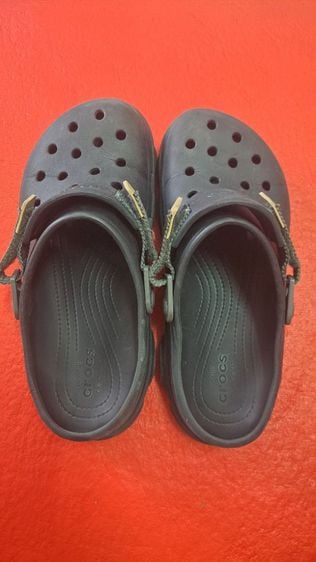 Crocs UK 8 | EU 42 | US 9.5 ดำ รองเท้า