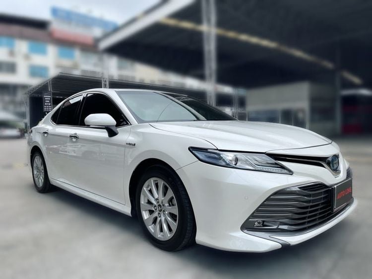 Toyota Camry 2019 2.5 Hybrid Premium Sedan ไฮบริด เกียร์อัตโนมัติ ขาว