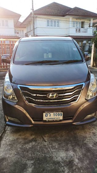 Hyundai H-1  2015 2.5 Elite Plus Van ดีเซล เกียร์อัตโนมัติ น้ำตาล รูปที่ 3