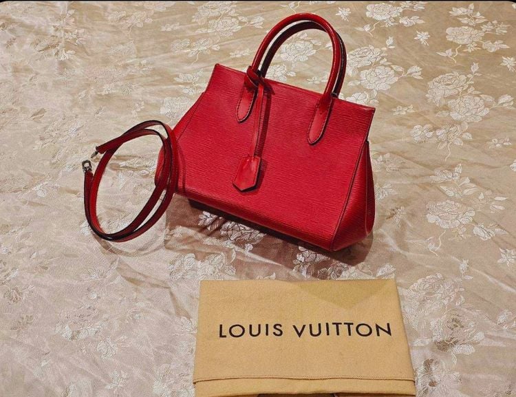 หนังแท้ หญิง แดง กระเป๋า Louis Vuitton ของแท้ 