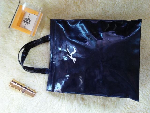 น้ำเงิน กระเป๋าถือผ้าเคลือบสีกรมท่า Kitamura