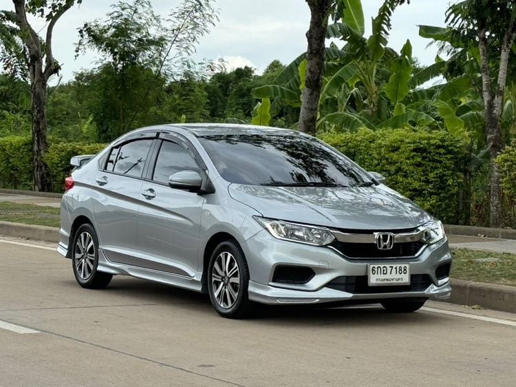 Honda City 2017 1.5 V Sedan เบนซิน ไม่ติดแก๊ส เกียร์อัตโนมัติ บรอนซ์เงิน