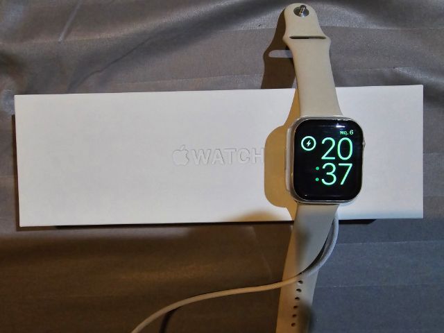 Apple Watch S9 GPS 45mm.