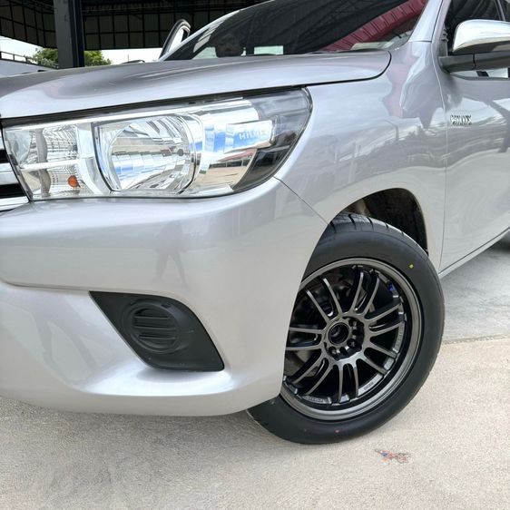 Toyota Hilux Revo 2017 2.4 J Plus Pickup เบนซิน ไม่ติดแก๊ส เกียร์ธรรมดา เทา รูปที่ 4