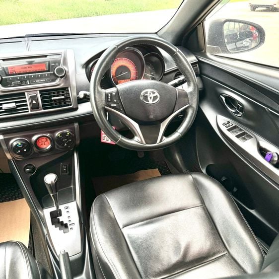 Toyota Yaris 2016 1.2 G Sedan เบนซิน ไม่ติดแก๊ส เกียร์อัตโนมัติ ดำ รูปที่ 2