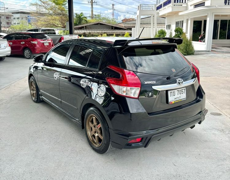 Toyota Yaris 2016 1.2 G Sedan เบนซิน ไม่ติดแก๊ส เกียร์อัตโนมัติ ดำ รูปที่ 3