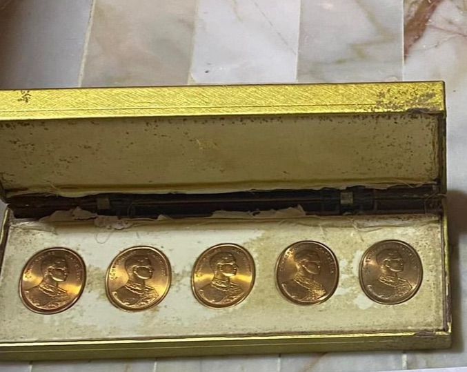 เหรียญไทย ชุด 5 เหรียญ ร.9 ปัญจภาคี 5 เหรียญครบชุด ปี 2539 เนื้อทองแดง สภาพไม่ผ่านการใช้งาน เก่าเก็บ