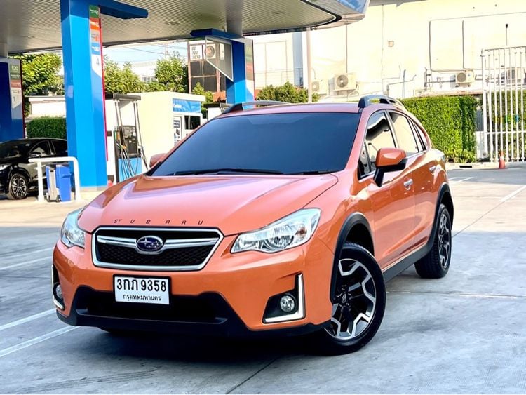 Subaru XV 2018 2.0 P 4WD Utility-car เบนซิน ไม่ติดแก๊ส เกียร์อัตโนมัติ ส้ม รูปที่ 2