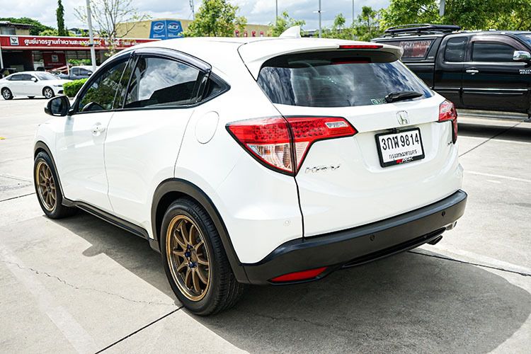 Honda HR-V 2015 1.8 S Utility-car เบนซิน ไม่ติดแก๊ส เกียร์อัตโนมัติ ขาว รูปที่ 4