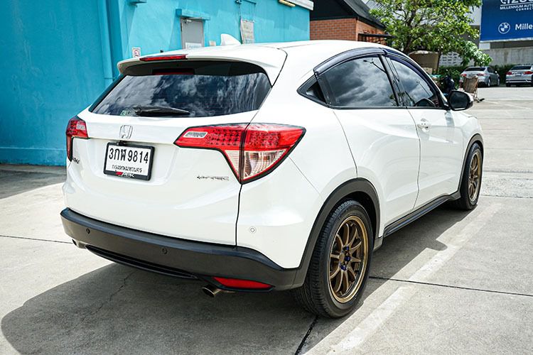 Honda HR-V 2015 1.8 S Utility-car เบนซิน ไม่ติดแก๊ส เกียร์อัตโนมัติ ขาว รูปที่ 3