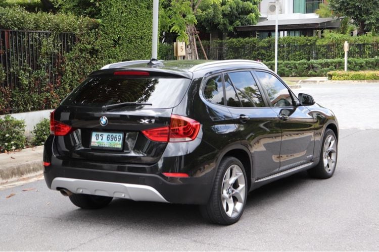 BMW X1 2014 2.0 sDrive20d xLine Sedan ดีเซล ไม่ติดแก๊ส เกียร์อัตโนมัติ ดำ รูปที่ 4