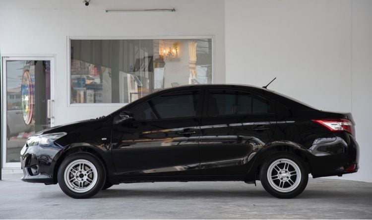 Toyota Vios 2013 1.5 J Sedan เบนซิน ไม่ติดแก๊ส เกียร์อัตโนมัติ ดำ รูปที่ 4