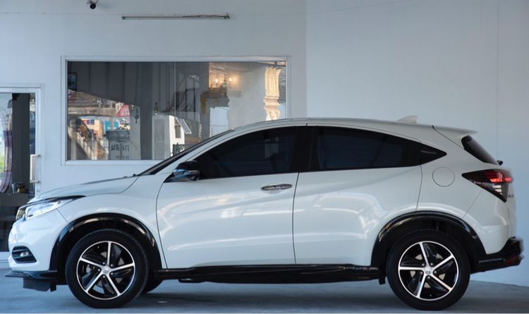 Honda HR-V 2018 1.8 RS Utility-car เบนซิน ไม่ติดแก๊ส เกียร์อัตโนมัติ ขาว รูปที่ 3