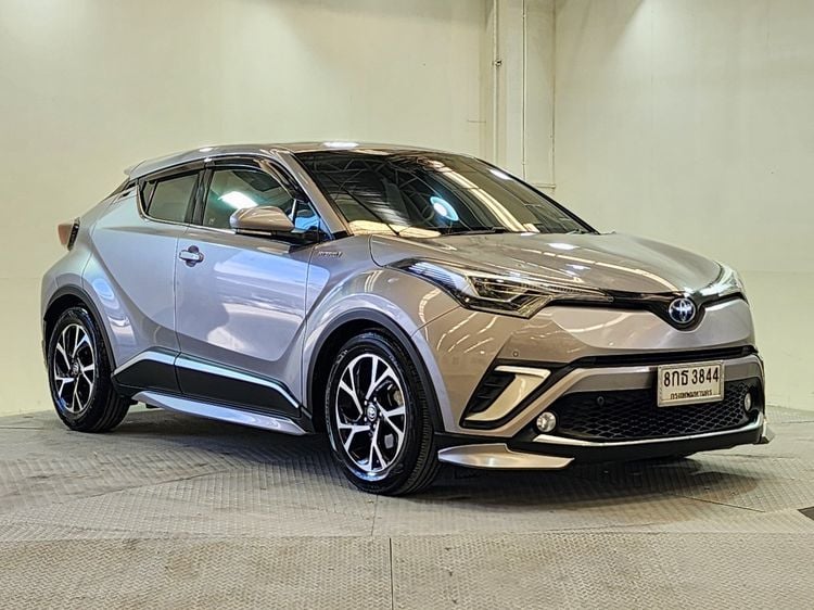Toyota C-HR 2019 1.8 HV Hi Utility-car เบนซิน เกียร์อัตโนมัติ บรอนซ์เงิน
