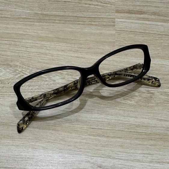 แว่นตา Zoff