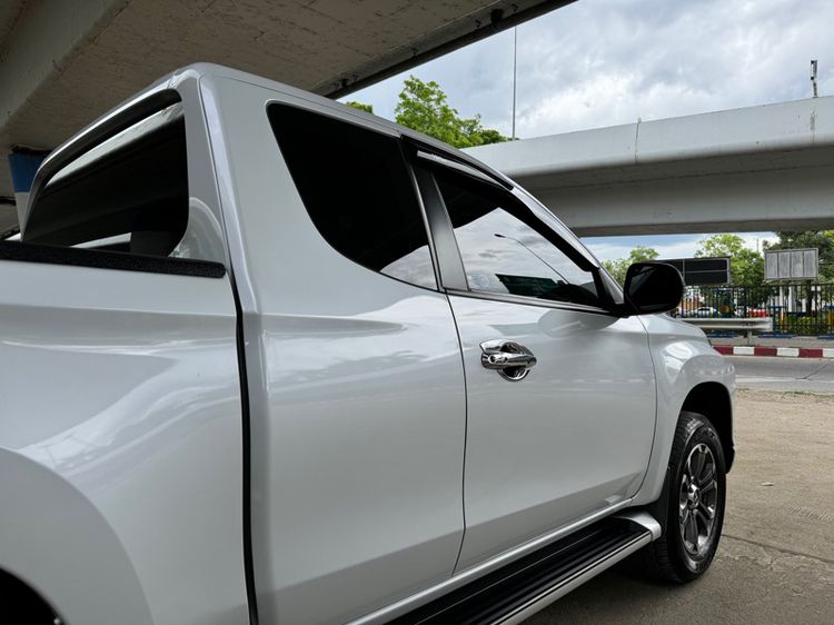 Mitsubishi Triton 2021 2.4 GT Plus Pickup ดีเซล ไม่ติดแก๊ส เกียร์ธรรมดา ขาว