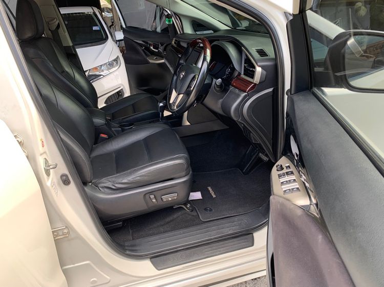 Toyota Innova 2018 2.8 Crysta V Van ดีเซล ไม่ติดแก๊ส เกียร์อัตโนมัติ ขาว รูปที่ 4